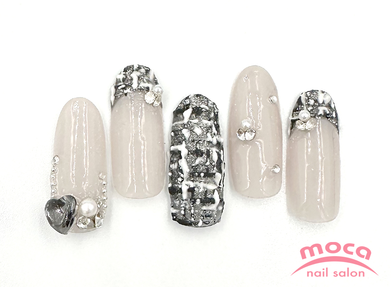 愛されブラックネイル